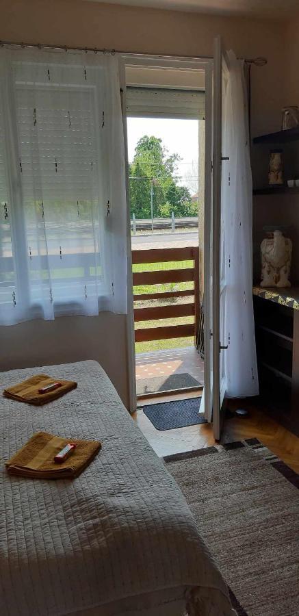 Apartmán Rosy Apartman Vonyarcvashegy Exteriér fotografie